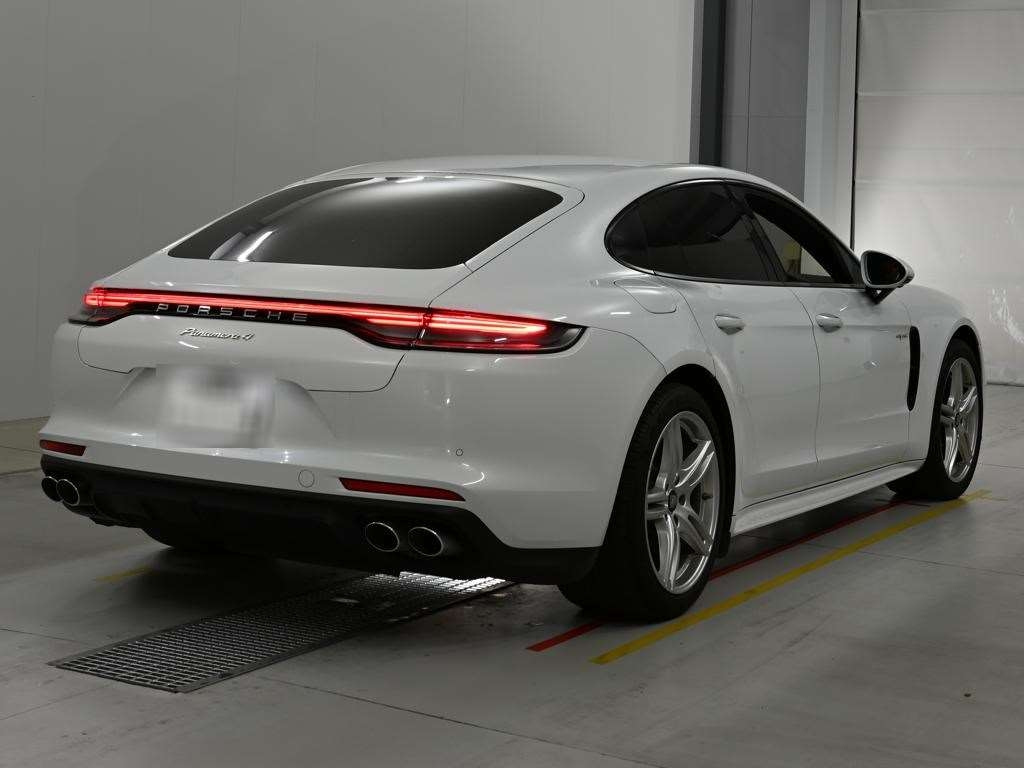 Porsche Panamera 2022