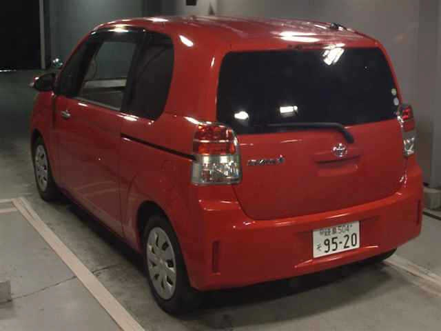 Toyota Spade 2014
