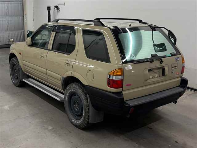 Isuzu Wizard 2000