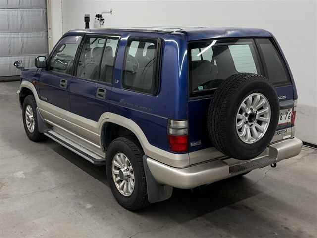 Isuzu Bighorn 2000