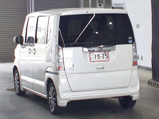 Honda N-BOX 2016