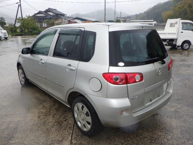 Mazda Demio 2005