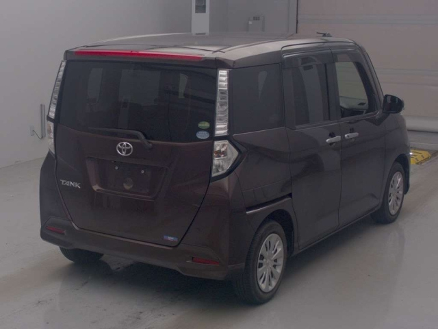 Toyota Tank 2017