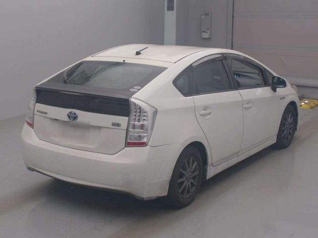 Toyota PRIUS+ 2011