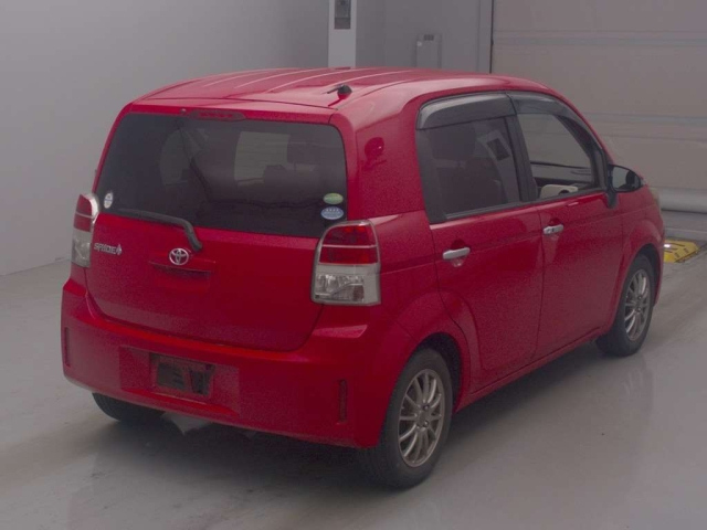 Toyota Spade 2013
