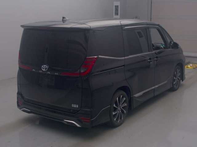 Toyota Noah 2023