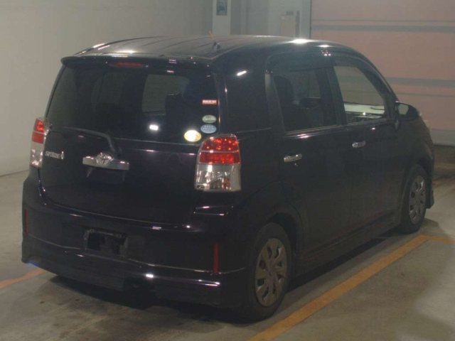 Toyota Spade 2015
