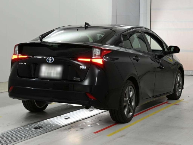Toyota PRIUS+ 2021