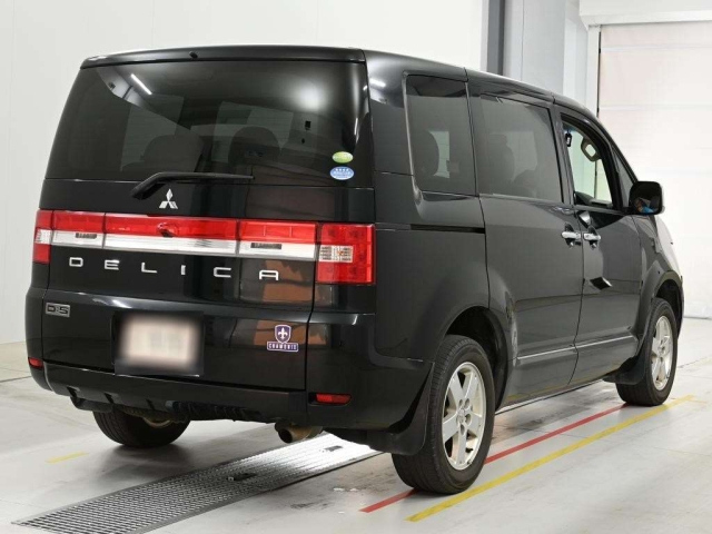 Mitsubishi Delica D:5 2008