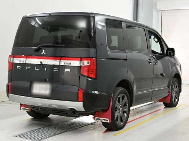 Mitsubishi Delica D:5 2023