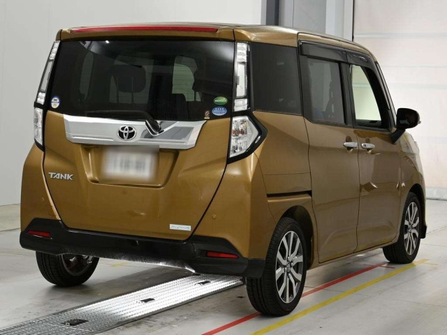 Toyota Tank 2017