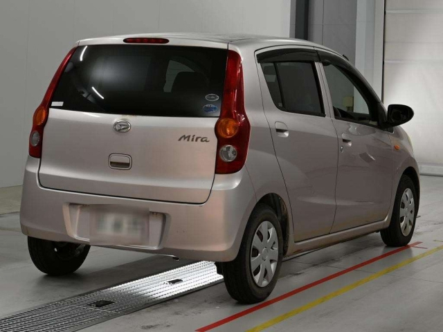 Daihatsu Mira 2011