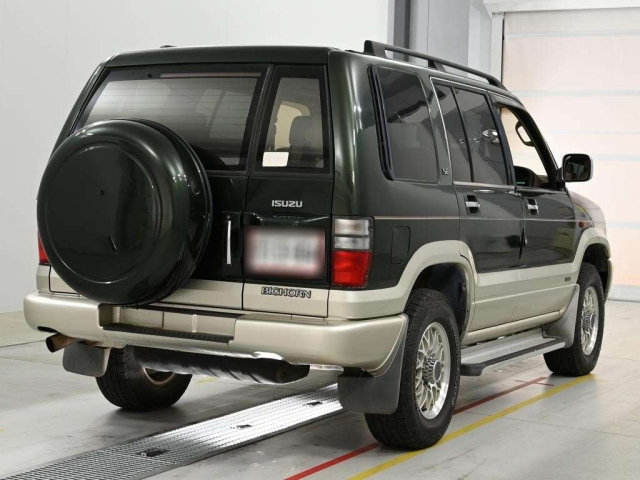Isuzu Bighorn 2000