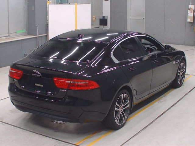 Jaguar XE 2016