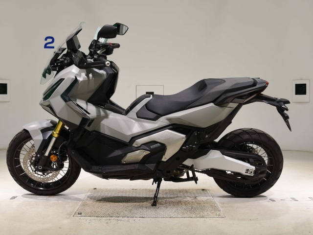 Honda X-ADV750-2