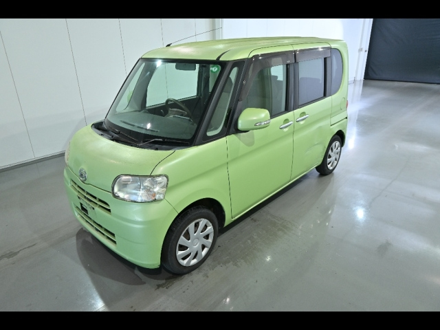 Daihatsu Tanto 2011