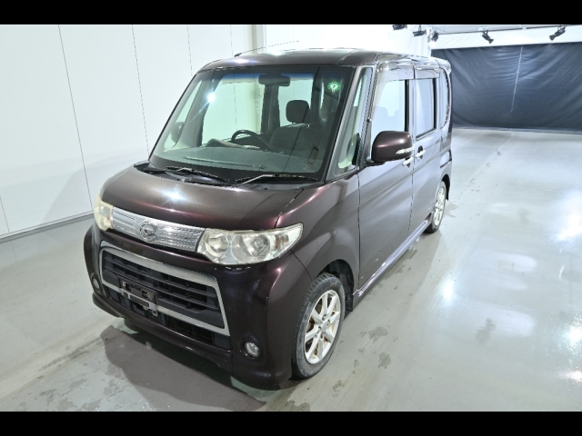 Daihatsu Tanto 2011
