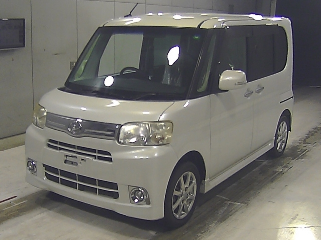 Daihatsu Tanto 2013
