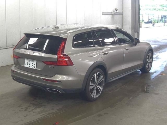 Volvo V60 2022