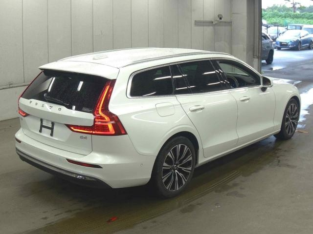 Volvo V60 2023