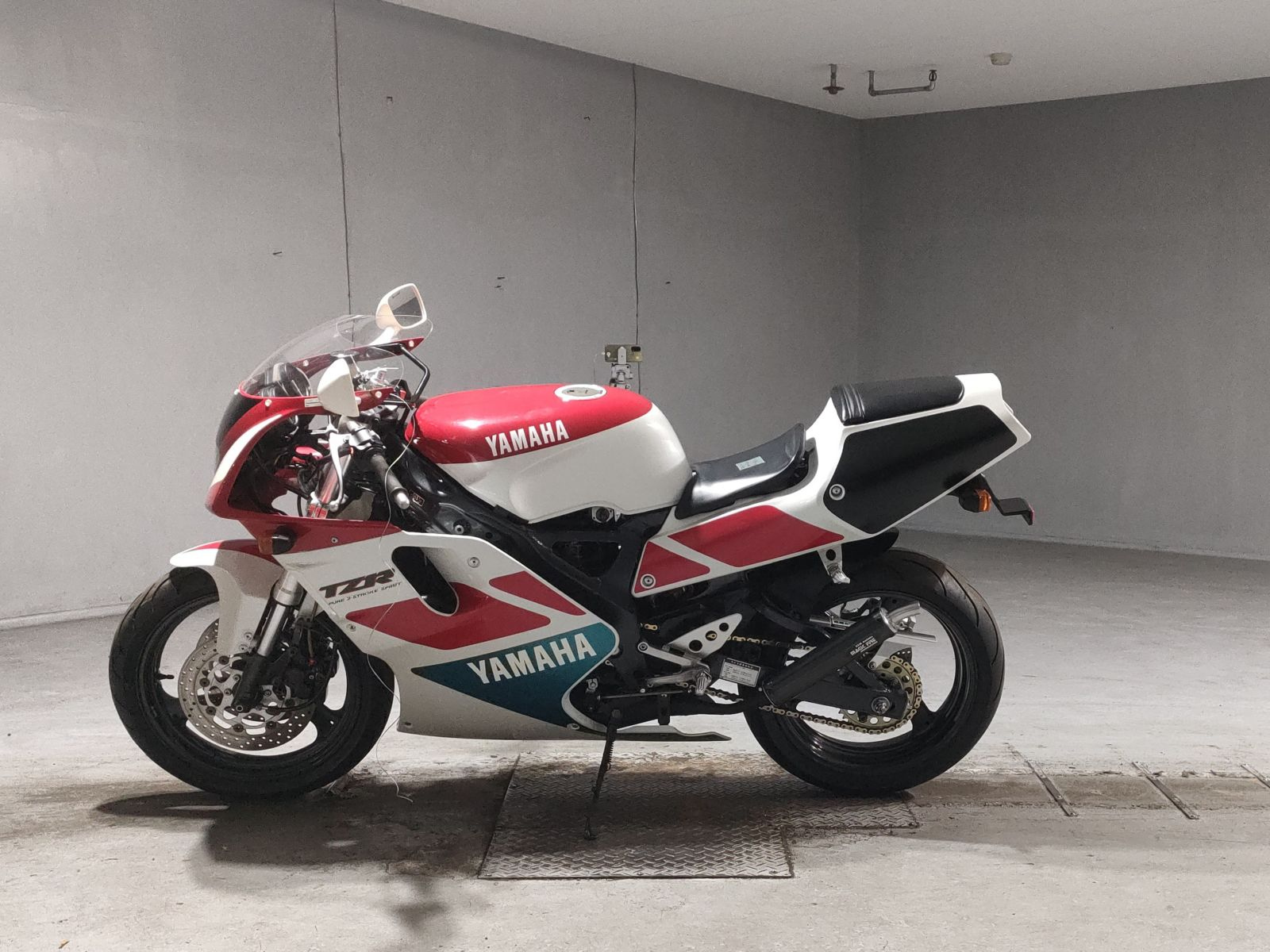 Yamaha TZR250R 1993
