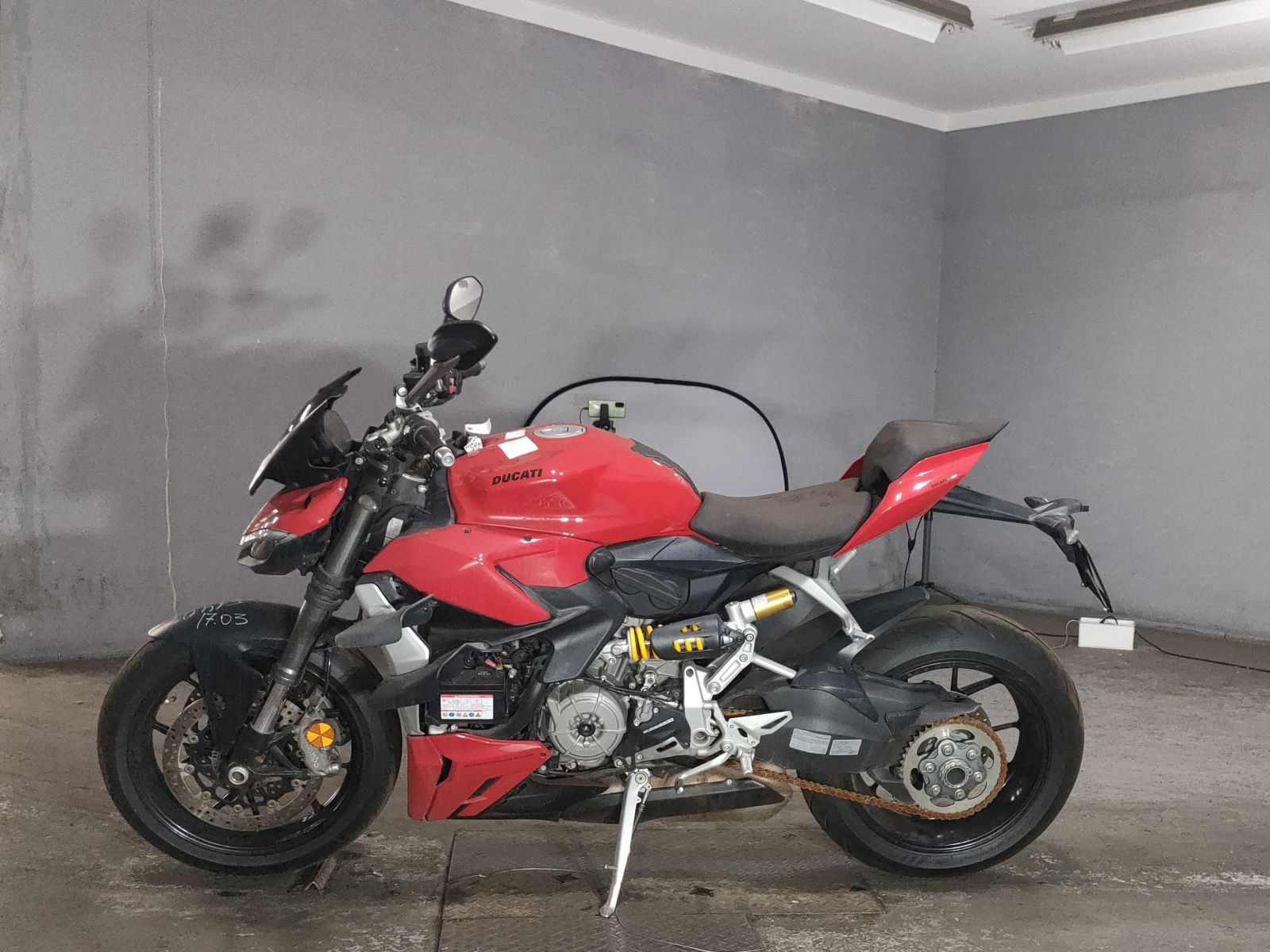 Ducati DUCATI STREET FIGHTER V2