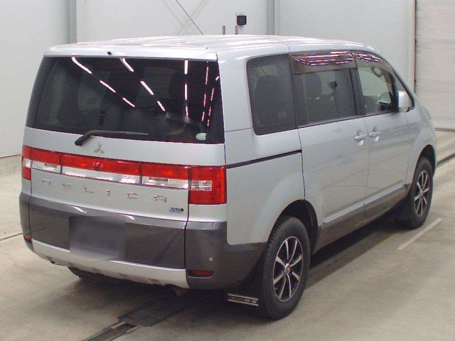 Mitsubishi Delica D:5 2013