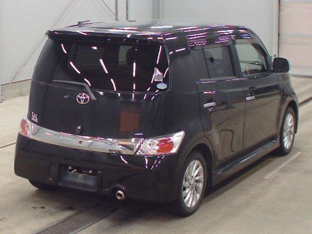Toyota bB 2013