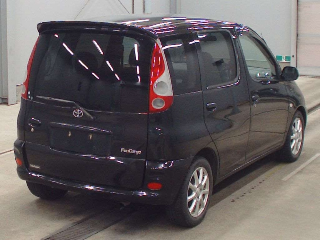 Toyota FunCargo 2001