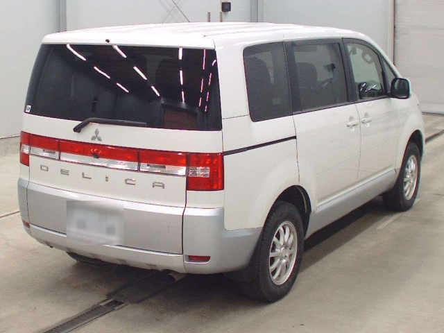 Mitsubishi Delica D:5 2013