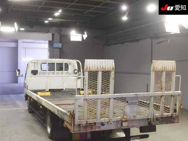 Land Rover Defender 2023