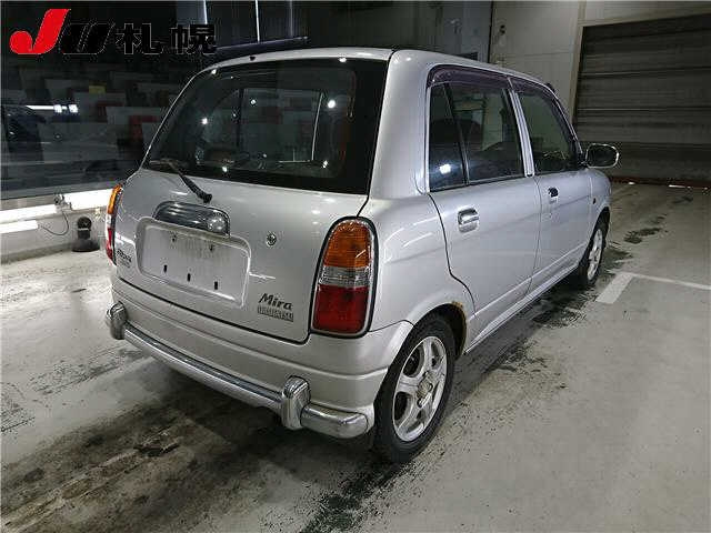 Daihatsu Mira 2000