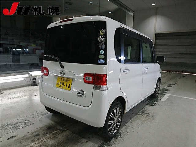 Daihatsu Tanto 2010