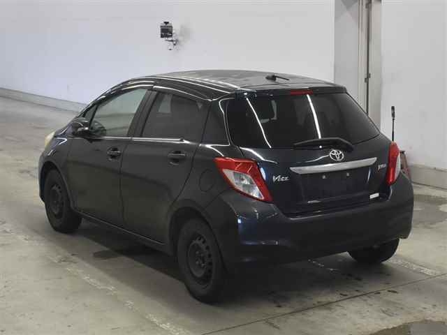 Toyota Vitz 2011