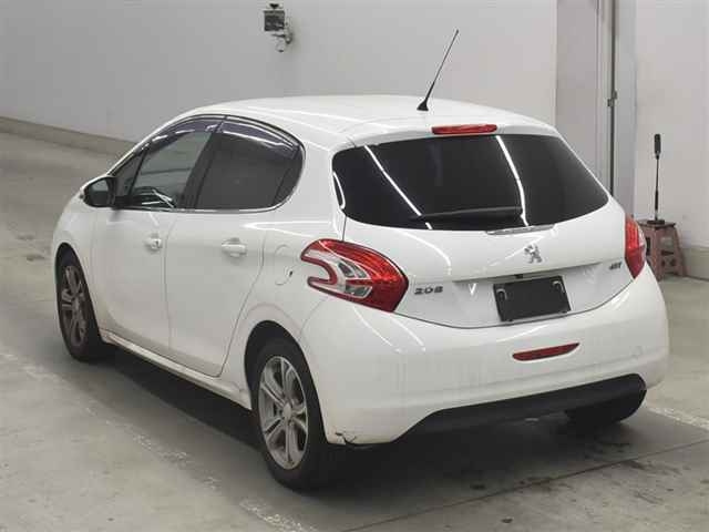 Peugeot 208 2012