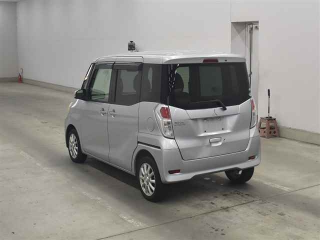 Mitsubishi eK Space 2017