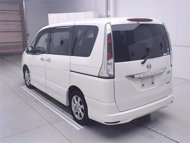 Nissan Serena 2012
