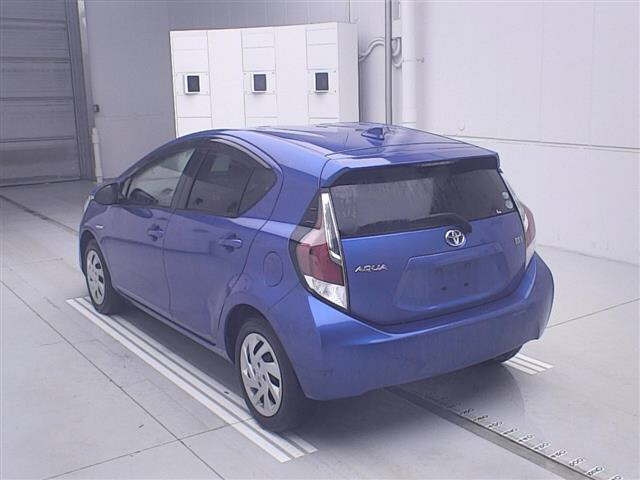 Toyota Aqua 2015
