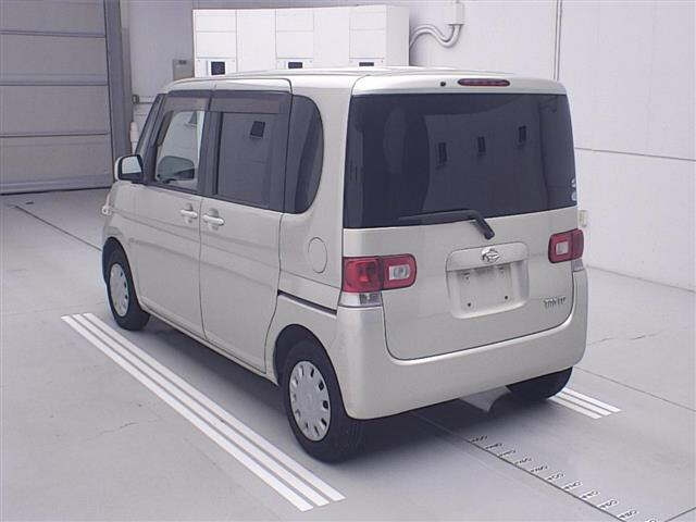 Daihatsu Tanto 2009
