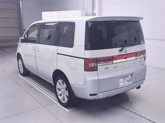 Mitsubishi Delica D:5 2015