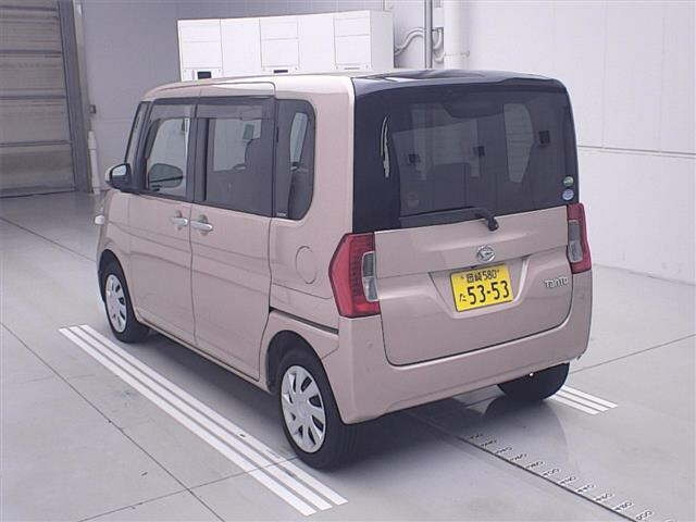 Daihatsu Tanto 2018