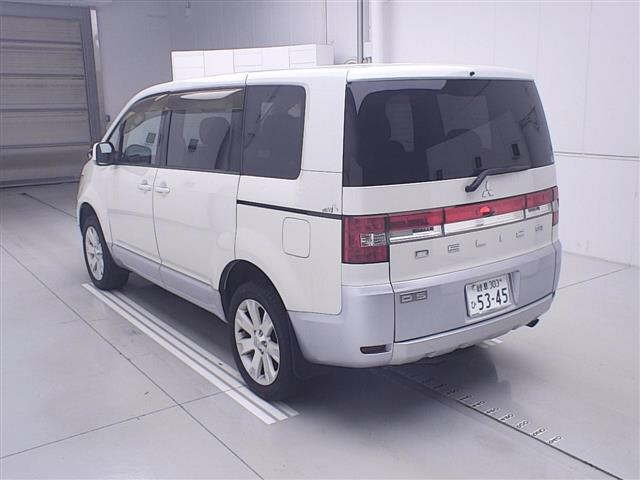 Mitsubishi Delica D:5 2008