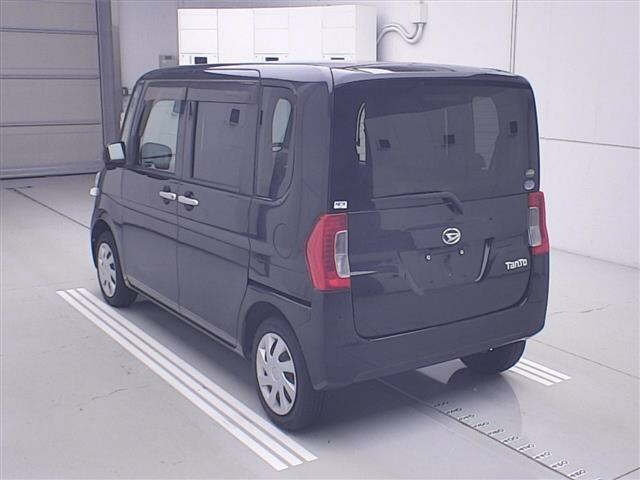 Daihatsu Tanto 2017