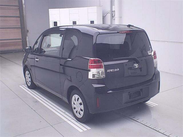 Toyota Spade 2016