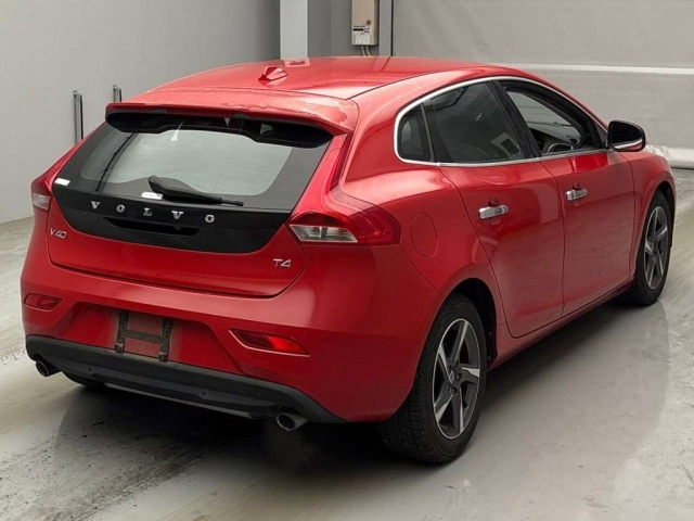 Volvo V40 2015