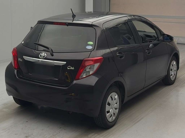 Toyota Vitz 2013