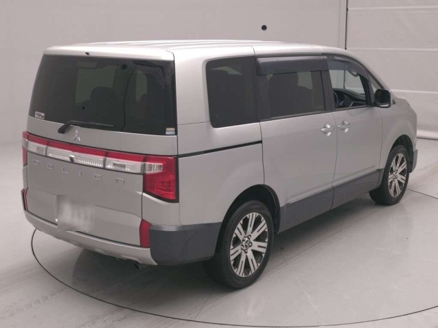 Mitsubishi Delica D:5 2024