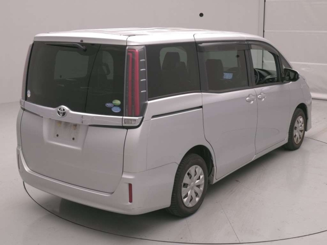 Toyota Noah 2019