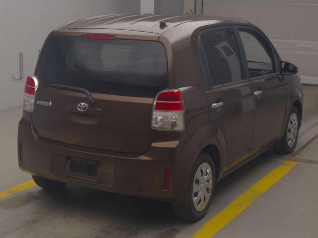 Toyota Spade 2015