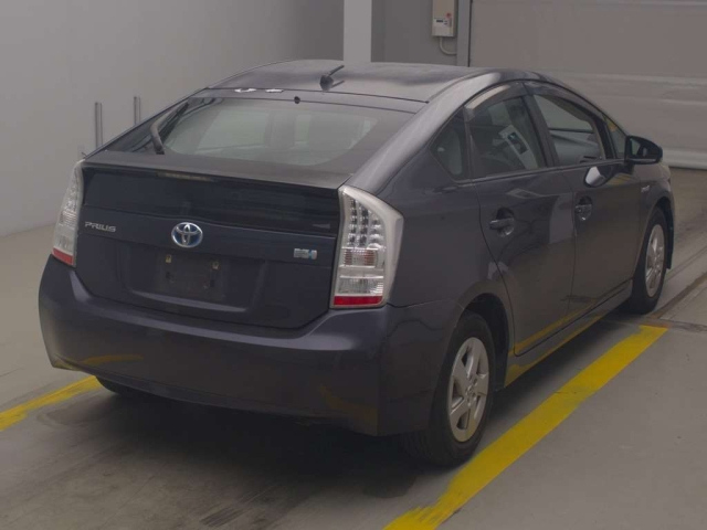Toyota PRIUS+ 2010